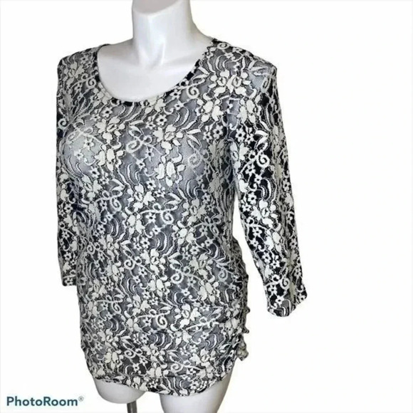 Jessica Simpson maternity lace blouse - Picture 2 of 8